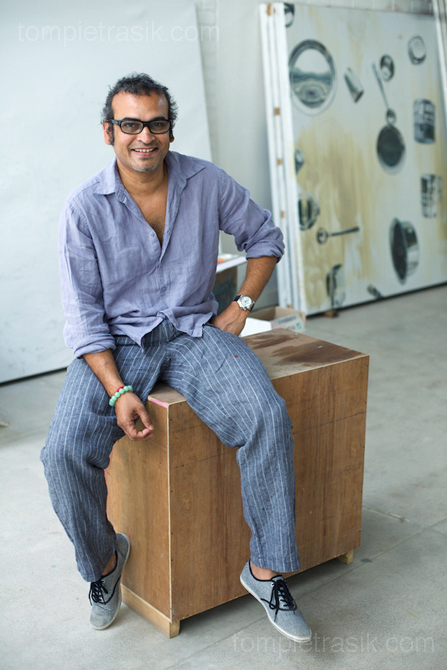 Artist Subodh Gupta in his Gurgaon studio. Haryana, India ©Tom Pietrasik 2009